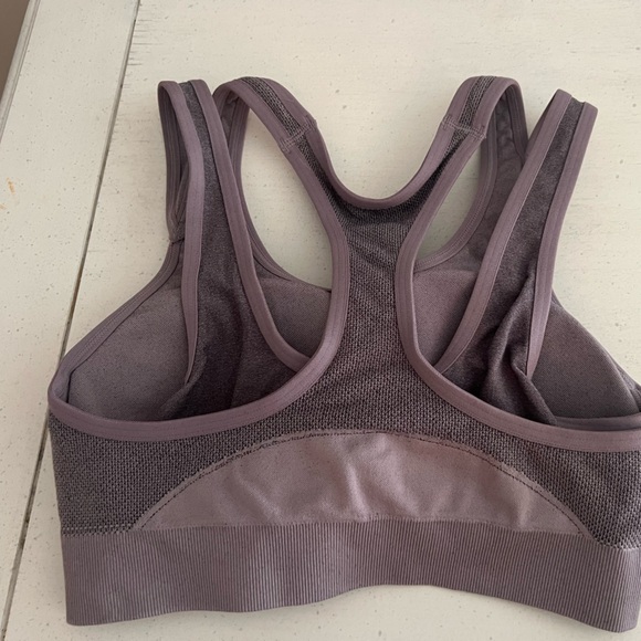 Woman’s Under Amour Sports Bra Size Small - Picture 3 of 4